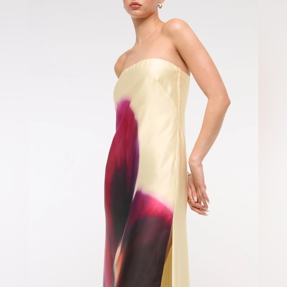 NWT! Abercrombie & Fitch Strapless Dress in Cream & Red Floral Wedding/Vacation - Picture 3 of 11